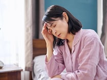 眠れているのに疲れが抜けない…。大人世代に増える「女性ホルモンのゆらぎ」の影響
