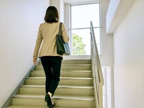 半年で−９kg＆ウエスト−10cm。階段を選ぶだけ【生活改善ダイエット】成功の秘訣