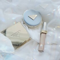 大人肌に“ちょうどいい名品揃い”。【プラダ ビューティー】新作ベースメイク３品を徹底解説