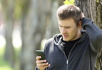 返信めんどうだな…。男性が「既読無視」する女性からのLINEとは