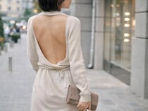 後ろ姿の“見た目印象”が変わる。１日10回【背中ラインを整える】簡単エクササイズ