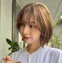 ショートとミディの中間が大人っぽい。【伸ばしかけ風ヘア】でアカ抜けた雰囲気に