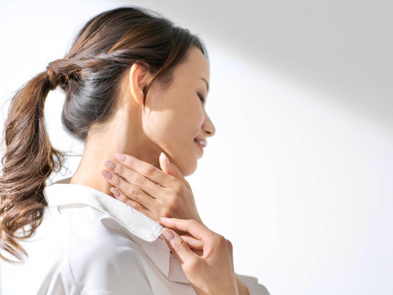 首肩コリを解消して小顔見え!1日3分【胸鎖乳突筋をほぐす】簡単ストレッチ