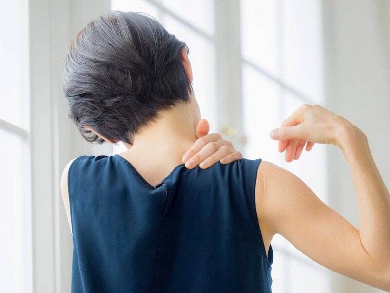 スマホ首をリセット!頭痛改善&快眠に効く【板状筋をゆるめる】簡単ストレッチ