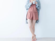 ひざでタオルを挟むだけ！１日10回【太もも内側の引き締めに効く】簡単エクササイズ