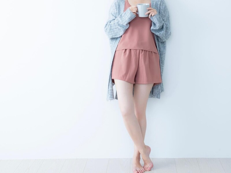 ひざでタオルを挟むだけ!1日10回【太もも内側の引き締めに効く】簡単エクササイズ