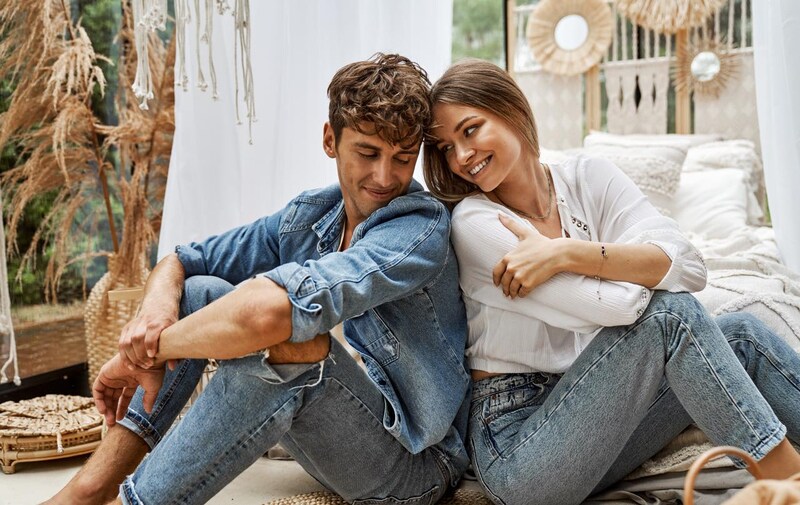 本気で惚れられている証拠。男性が本命だけに見せる「愛情行動」