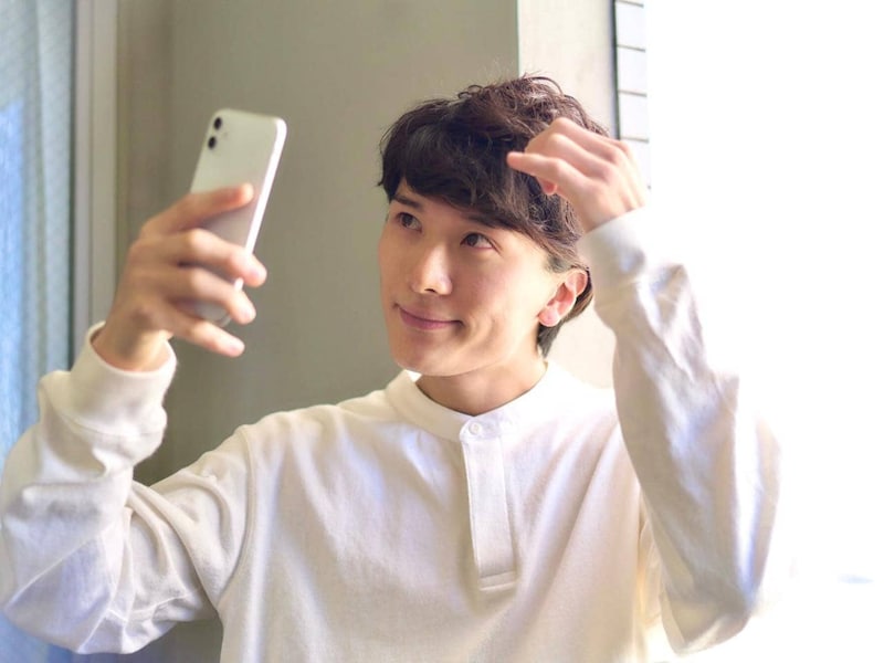 自分大好きな彼には要注意！“ナルシスト男子”と付き合う「リスク」