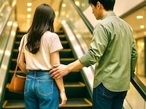 それ、偶然じゃない！エスカレーターでわかる男性の「本命サイン」