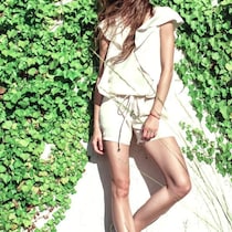 脚を大きく回すだけでOK。脚痩せに１日５回【股関節の柔軟性を上げる】簡単習慣