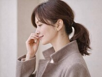 冬の“老け感”は首元に出る？コート・マフラーと相性のいい「大人の低めまとめ髪」