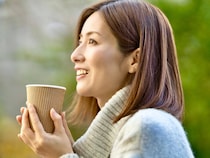 最近ツヤが戻らない…髪がパサつき始めた大人世代に共通する「原因」とは