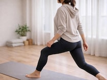 最近、下半身だけ重たく見えてない？１日１分【太もも・お尻のラインを立て直す】簡単ポーズ