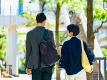 「帰したくないな…」男性が女性との別れ際に見せる“本命サイン”とは
