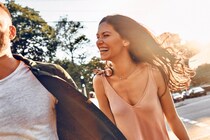 いろんな男性からモテモテ。惚れさせ上手な女性の「定番行動」