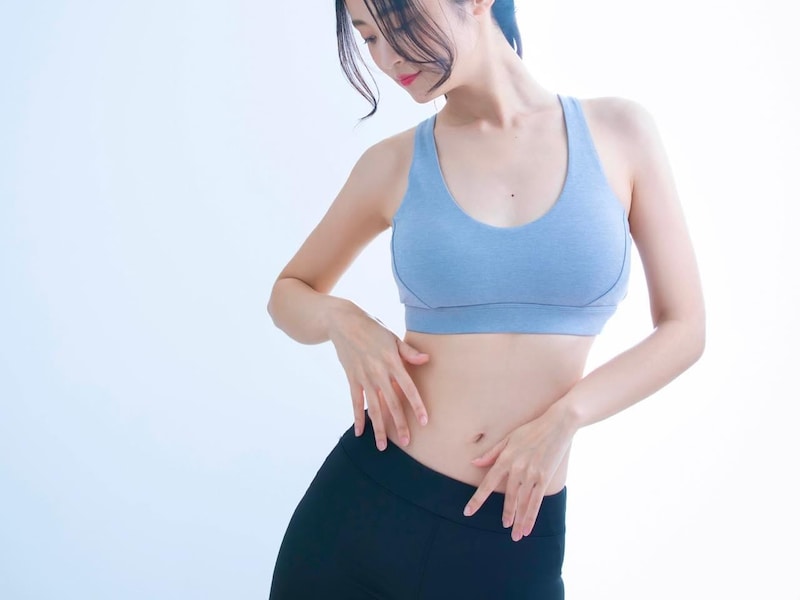 寝たまま楽チンに腹筋を強化。１日10回【腰周りの引き締めに効く】簡単習慣