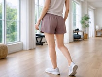 後ろ姿の印象に差がつく。１日１セット【太もも＆ヒップを同時に引き締める】簡単エクササイズ