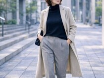 黒タートルが重く見える原因は“顔まわり”。40代・50代が選ぶべき「明るさと質感」の正解