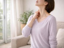 小顔感＆見た目印象が引き上がる。顔と首の“もたつき対策”に効く簡単ストレッチ習慣