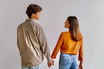 愛していないとしません。男性が本命の女性だけに見せる「行動」