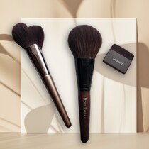 大人の肌が見違える。プチプラなのに仕上がりを格上げ「優秀ベースメイクブラシ」３選