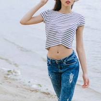 腰周りを引き締めつつ美胸効果も。１日３分【ほっそり美ボディに導く】簡単習慣