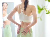 老けて見える原因は“肩甲骨周りの弱体化”？大人世代こそ鍛えるべき「筋肉」とは？