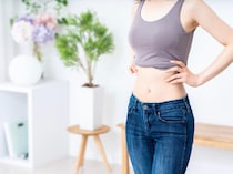 厚み知らずの細ウエストへ。１日１分【猫背改善×お腹痩せに効く】簡単ポーズ