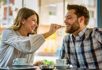 わかりづらいけど本気です。恋愛に不器用な男性が見せる「本命サイン」