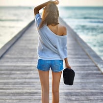 お腹の凹ませも姿勢の改善も。１日５回【贅肉のない美背中に導く】簡単習慣