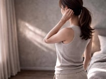 両腕を前後に振るだけ。１日１セット【二の腕・肩まわりのもたつきを解消する】簡単ピラティス習慣