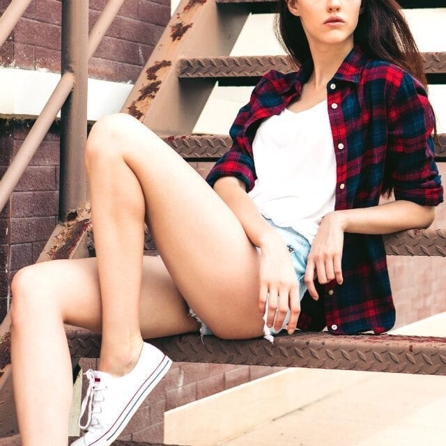 太もものスタイルアップに。１日３セット【贅肉＆セルライト対策に効く】簡単ストレッチ