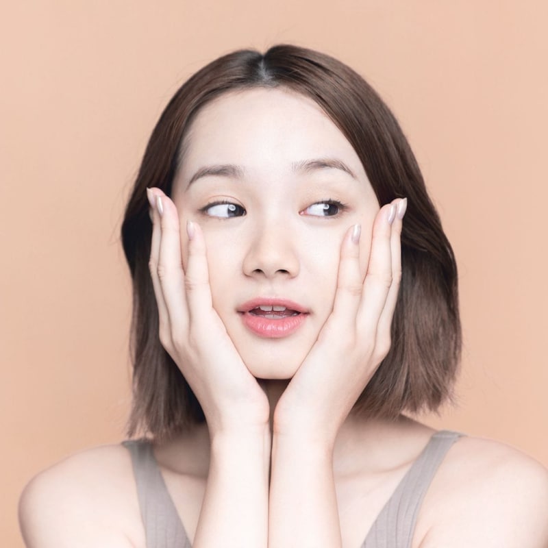 加速する“顔のたるみ”に歯止めを。１日１分【笑顔を美しくする】簡単ストレッチ