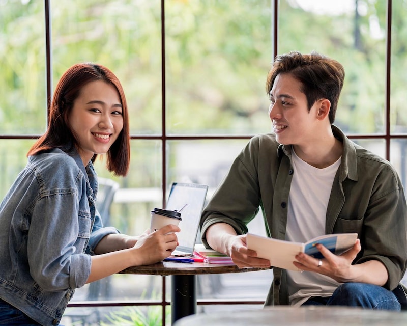 意外と見逃している女性多し。男性が密かに送っている「本命サイン」