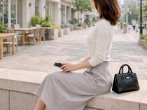 猫背で損してない？横姿の印象が変わる「姿勢と腰まわりが整う」簡単ヨガ習慣