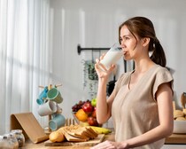 実年齢よりも“若見え”する秘訣。老け見えを予防するために実践したい【食習慣】