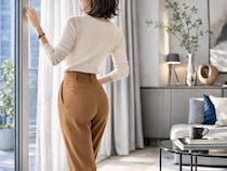 後ろ姿＆下半身の印象が変わる。大人世代の腰まわりとお尻をまとめて整える簡単ピラティス