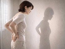 最近、同じ姿勢でいるのがツラい…。40代から“体を支える力”が低下していく理由