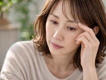 まつ毛や眉が薄くなってきた？40代以降“目元の毛”が変化してくる理由