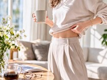 腰まわりのもたつき解消へ。座ったまま「下腹と体幹を整える」簡単エクササイズ