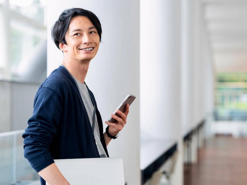 「おはよう」「おやすみ」の真意は？男性のLINE返信でわかる本気度