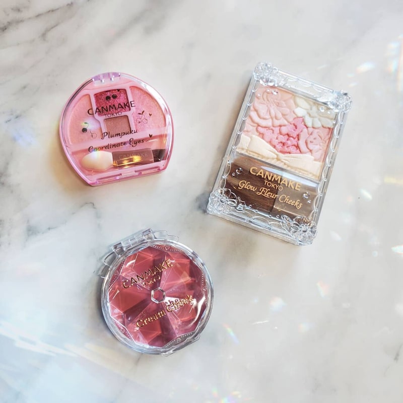 可愛いだけのピンクじゃない。【キャンメイク】大人のくすみ顔を明るく見せる「2026春コスメ」３選