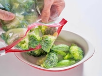 冷凍野菜を使ってみたら、週末の作り置きがすごく楽になった【毎日が変わる片づけのワザ（243）】