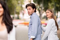 心の弱さが原因ということも。男性が浮気をしてしまう「本当の理由」