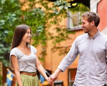 すぐにでも付き合える。男性目線で「交際のイメージが湧く女性」とは