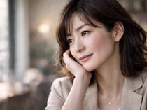 若見えする人は“青みピンクに頼りすぎない”。40代・50代「チークの色選び」の正解