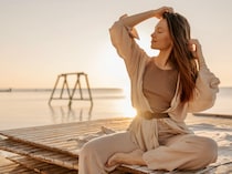 「若作り」と「若見え」の違いとは？“品よく若く”見せるための【大人の３大ルール】