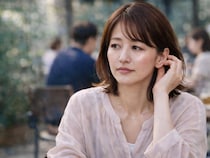 整えているはずなのにどこか浮く？大人世代が見直したい「メイクと服のバランス」