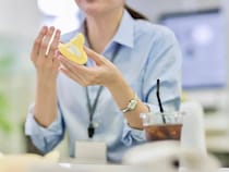 “なんとなく間食”をやめるだけ。３ヶ月−３kg「だらだら食べを止める」簡単ダイエット