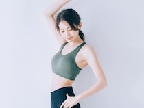 30秒“ぐーん”とお腹を伸ばすだけ！遥かに腹筋運動よりラク【くびれ腹に導く】簡単ポーズ